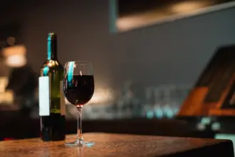 Vinhos de regiões pouco conhecidas: os tesouros escondidos fora da rota tradicional