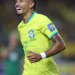 Brasileiro Raphinha é finalista do prêmio de melhor do mundo da Fifa