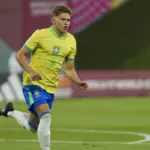 Brasil marca no último minuto e garante vaga na semi do Mundial Sub-17