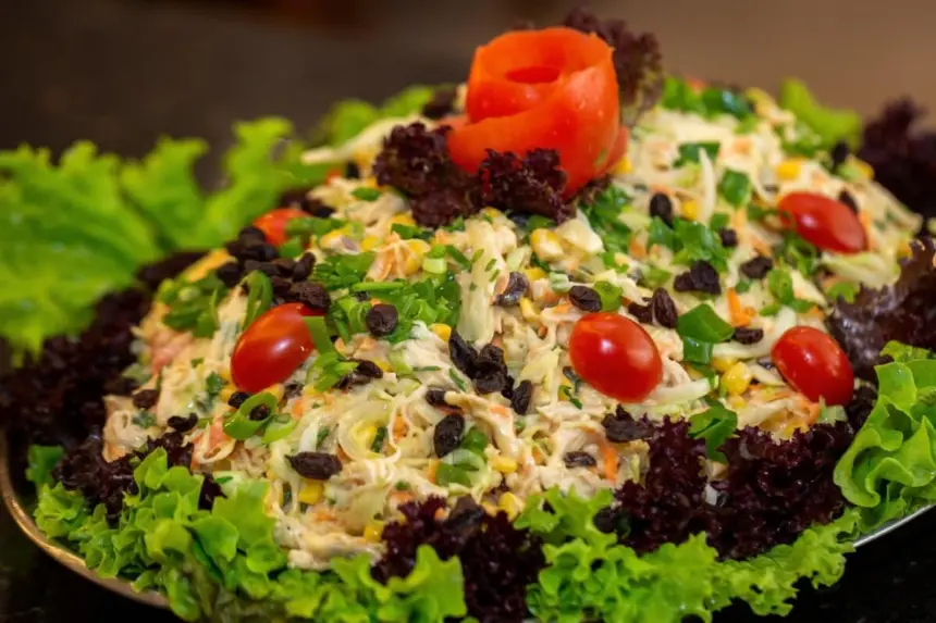 7 receitas incríveis de salada de salpicão para o Natal 7 receitas incríveis de salada de salpicão para o Natal