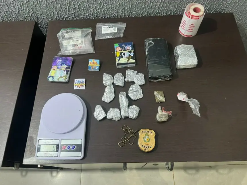 PCGO prende suspeito de tráfico com porções de maconha em Trindade – Policia Civil do Estado de Goiás PCGO prende suspeito de tráfico com porções de maconha em Trindade – Policia Civil do Estado de Goiás