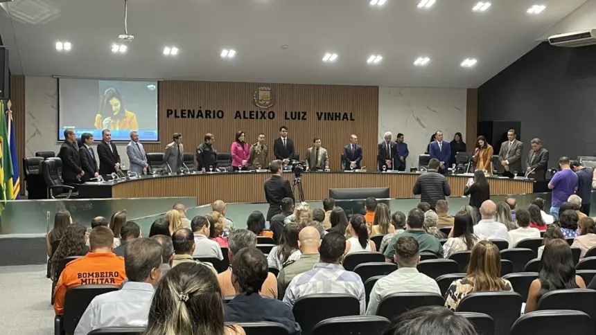 Câmara encerra o ano legislativo homenageando mulheres empreendedoras e quem se destacou na segurança pública