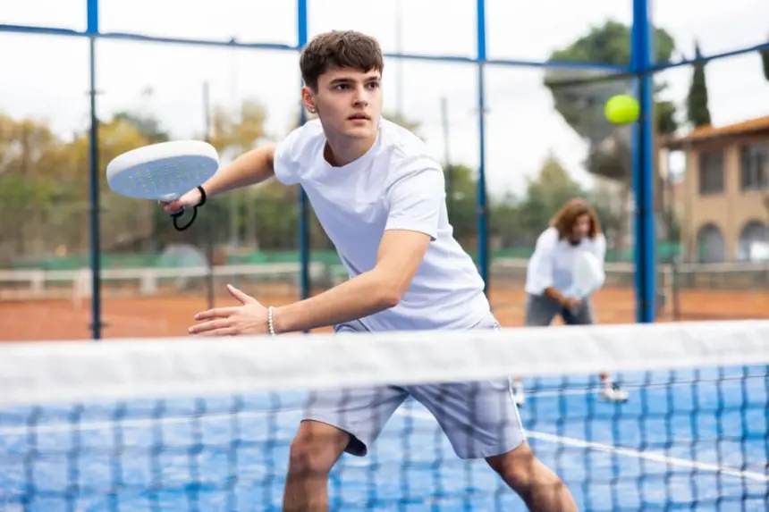 Esporte ajuda a formar jovens mais seguros e preparados para o futuro Esporte ajuda a formar jovens mais seguros e preparados para o futuro