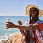 Proteja a pele do sol: 6 dicas para aproveitar o verão com segurança