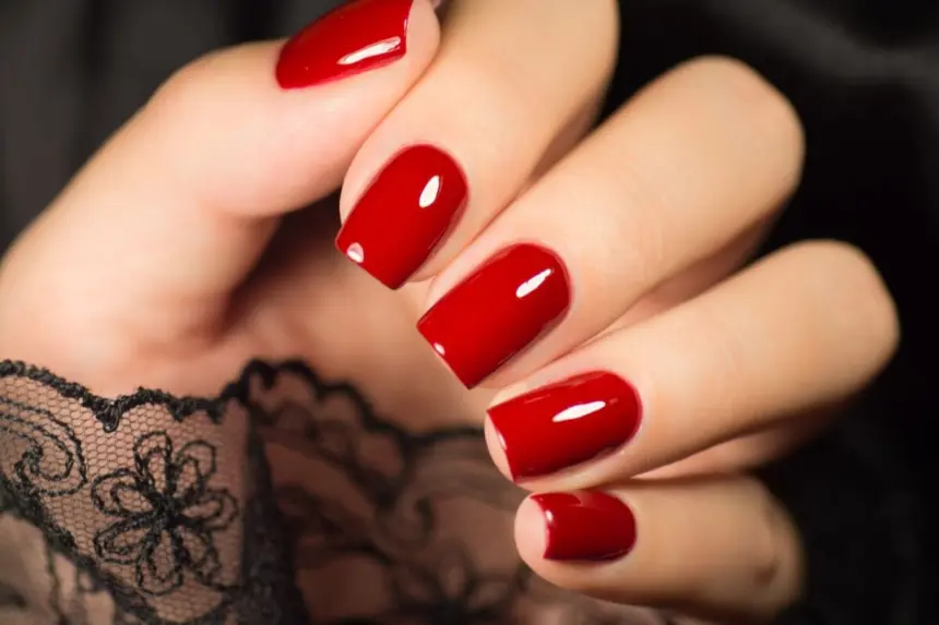 Unhas de Natal e de Ano-Novo: confira o passo a passo Unhas de Natal e de Ano-Novo: confira o passo a passo