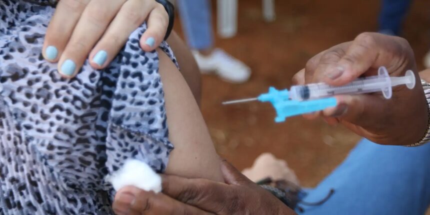 Cobertura vacinal contra HPV atinge 95,81% na capital paulista Cobertura vacinal contra HPV atinge 95,81% na capital paulista