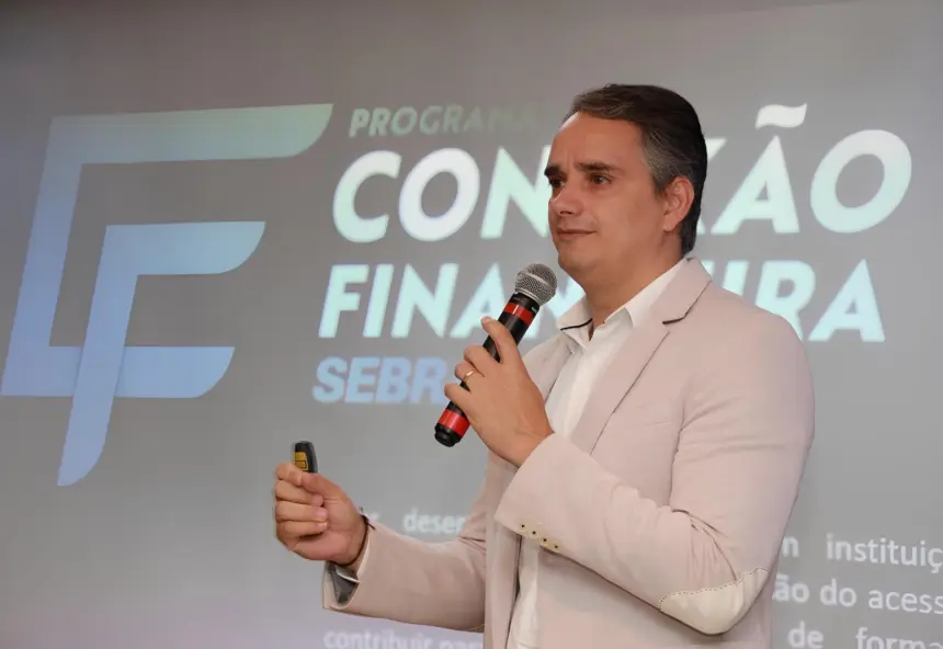 Endividamento das famílias brasileiras pressiona pequenos negócios Endividamento das famílias brasileiras pressiona pequenos negócios