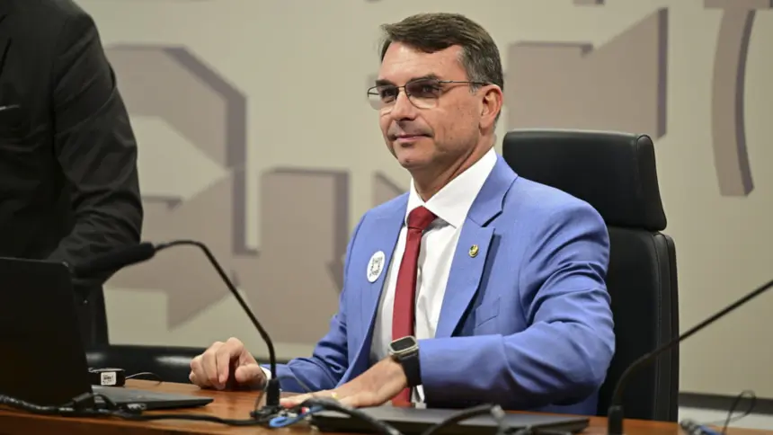 Áudio de Flávio Bolsonaro provoca reação de pré-candidatos da direita Áudio de Flávio Bolsonaro provoca reação de pré-candidatos da direita