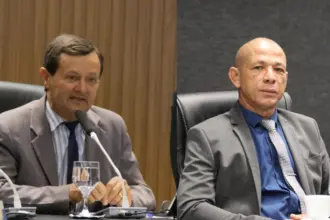 Vereadores Gesmar José e Sargento Santos solicitam academia ao ar livre no Bairro Nova Fiíca I
