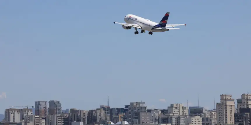 Petrobras reduz preço do querosene de aviação em 14,2% Petrobras reduz preço do querosene de aviação em 14,2%