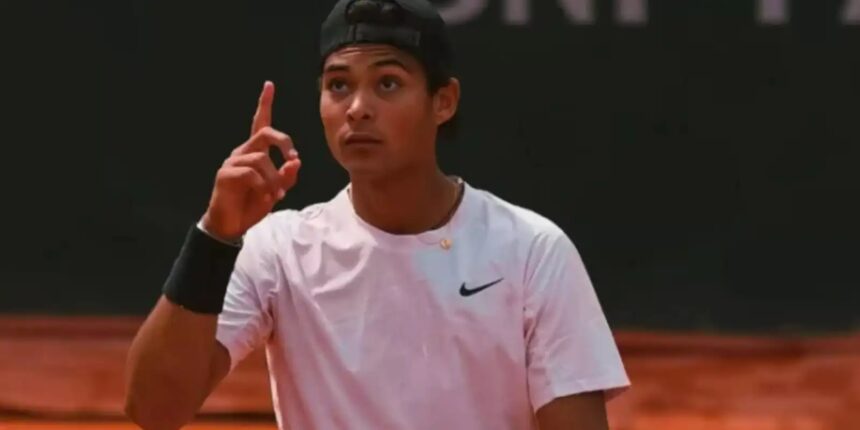 Guto Miguel se torna 1º brasileiro campeão juvenil em Roland Garros Guto Miguel se torna 1º brasileiro campeão juvenil em Roland Garros