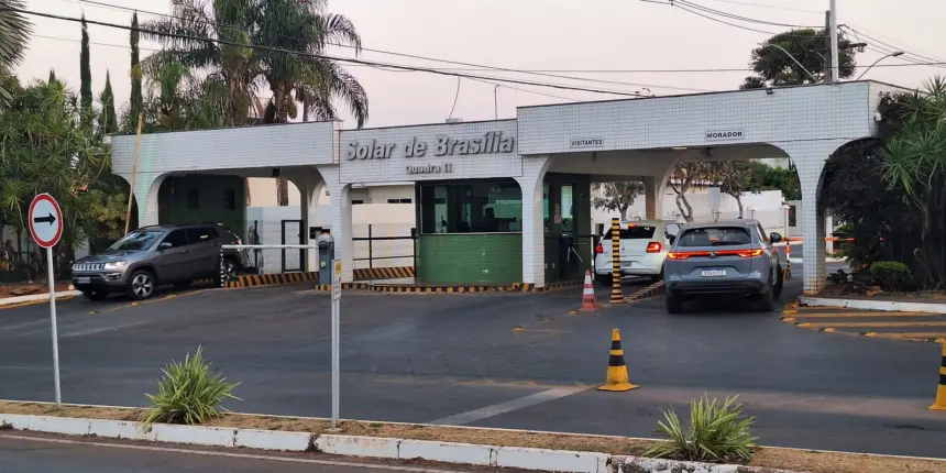 Bolsonaro pede autorização para receber Mileii na prisão domiciliar Bolsonaro pede autorização para receber Mileii na prisão domiciliar