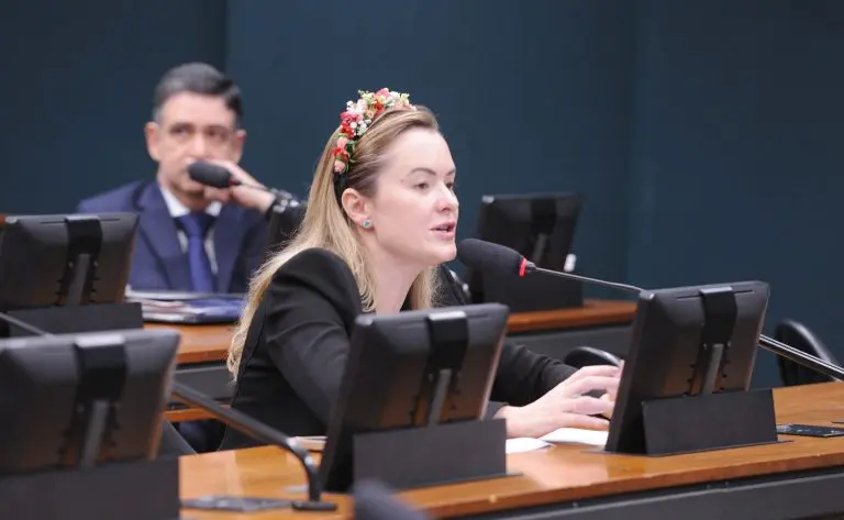 CCJ Câmara dos Deputados aprova admissibilidade de proposta que torna imprescritíveis crimes sexuais contra crianças CCJ Câmara dos Deputados aprova admissibilidade de proposta que torna imprescritíveis crimes sexuais contra crianças