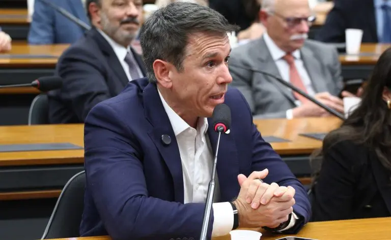 Aprovado projeto que cria sanções para quem tentar interditar idosos de forma abusiva Aprovado projeto que cria sanções para quem tentar interditar idosos de forma abusiva