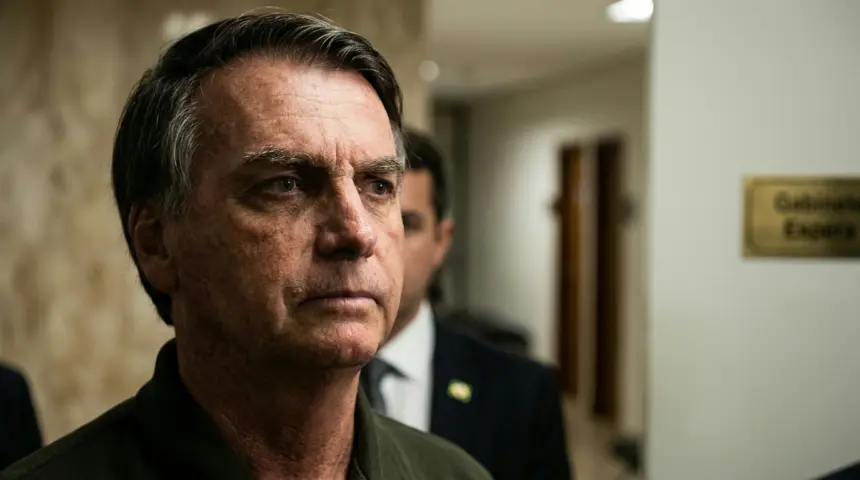 Bolsonaro solicita ao STF autorização para consulta odontológica com nora