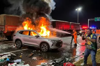 Acidente na GO-020 termina em morte após colisão e incêndio veicular em Goiânia