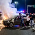 Acidente na GO-020 termina em morte após tentativa de resgate em veículo em chamas