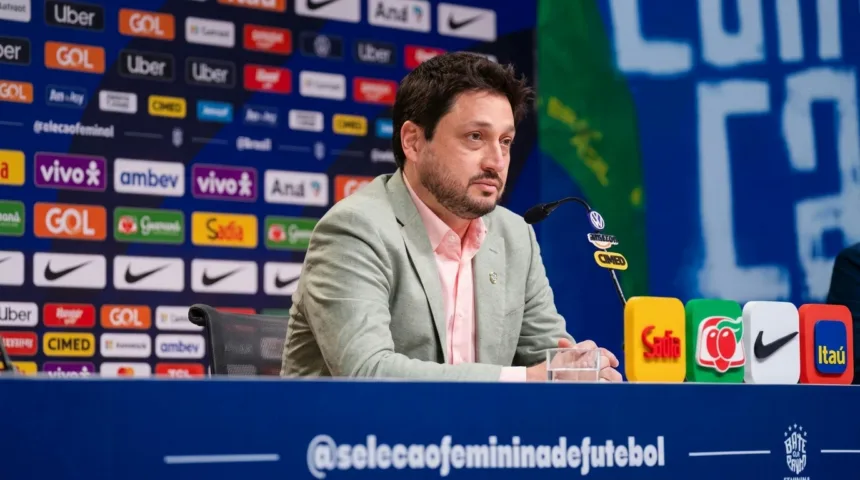 Arthur Elias chama 28 atletas para amistosos da seleção feminina contra a Argentina em outubro Arthur Elias chama 28 atletas para amistosos da seleção feminina contra a Argentina em outubro