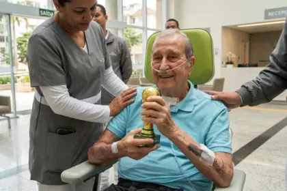 Carlos Alberto Parreira recebe alta hospitalar após tratamento de 80 dias