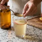 Como fazer água com vinagre de maçã antes das refeições para a digestão