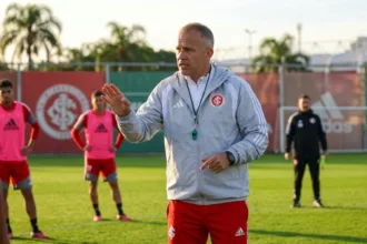 Eduardo Baptista assume comando do Internacional na reta final do Brasileirão