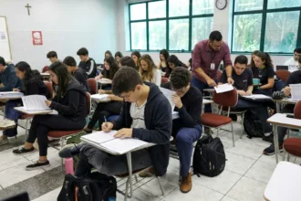 Fies encerra prazo de convocação para lista de espera do segundo semestre