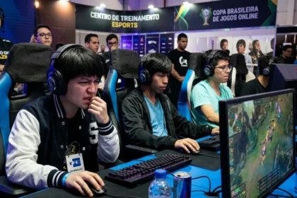 Frustração em jogos online molda comportamento juvenil mais que violência virtual
