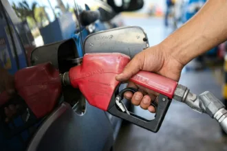 Governo mantém subsídio de R$ 2,12 no diesel para frear alta dos preços internacionais