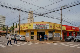 Loja no centro de Anápolis surpreende clientes com anúncio inusitado em aplicativo
