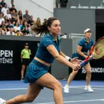 Luisa Stefani avança às semifinais do SP Open após desistência de adversárias