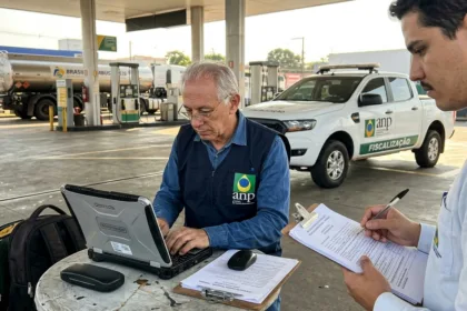 Operação Carga Pesada resulta em R$ 200 milhões em multas da ANP contra distribuidoras de combustíveis
