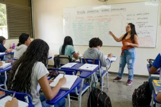 Prova Nacional Docente viabiliza contratação de mais de 10 mil professores no país