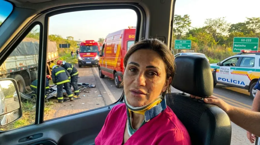 Psicoterapeuta sobrevive a acidente grave com caminhão na rodovia Go-222 em Anápolis Psicoterapeuta sobrevive a acidente grave com caminhão na rodovia Go-222 em Anápolis