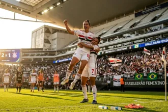São Paulo bate Corinthians na Neo Química Arena e larga na frente pela taça do Brasileirão Feminino