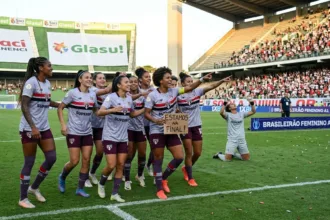 São Paulo garante vaga na final do Brasileirão Feminino após vitória sobre o Flamengo
