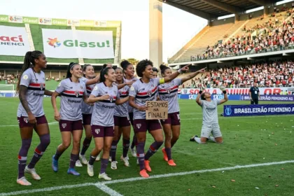 São Paulo garante vaga na final do Brasileirão Feminino após vitória sobre o Flamengo