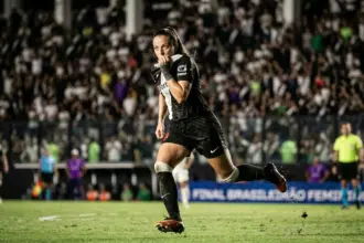 Vasco e Atlético-pi disputam nesta segunda-feira a classificação para a final do Brasileirão a2