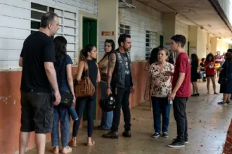 Alunos apontam episódios de agressão e hostilidade ligados à disputa presidencial em escolas