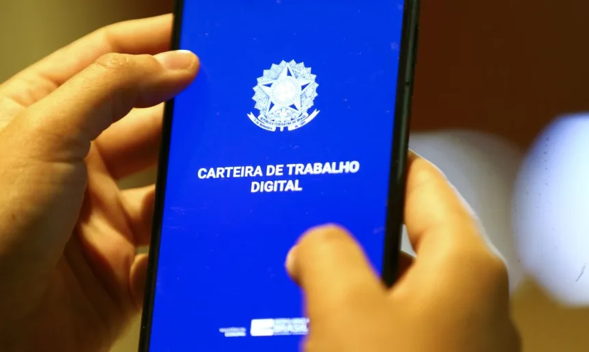 Aplicativo orienta funcionários a denunciarem coação política e assédio nas empresas