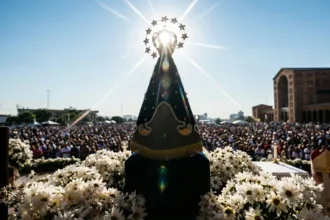 Arcebispo de Aparecida defende desarmamento e combate à fome em missa solene
