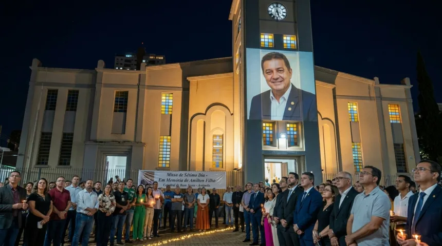 Catedral de Anápolis recebe homenagem luminosa ao deputado Amilton Filho Catedral de Anápolis recebe homenagem luminosa ao deputado Amilton Filho