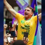 Com 47% dos votos, Flávio Bolsonaro vence primeiro turno das eleições presidenciais