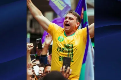 Com 47% dos votos, Flávio Bolsonaro vence primeiro turno das eleições presidenciais