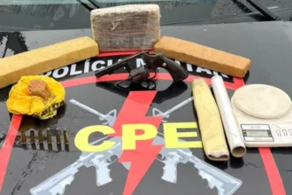 CPE Goianésia encontra mais de 2kg de drogas em residência onde houve confronto