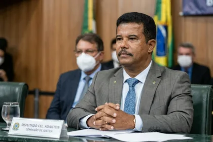 Coronel Adailton processa Márcio Corrêa e pede indenização de R$ 100 mil