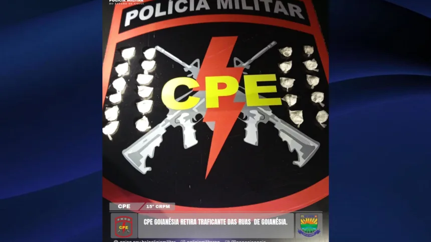 CPE Goianésia apreende 22 porções de cocaína e carro que era usado para esconder drogas CPE Goianésia apreende 22 porções de cocaína e carro que era usado para esconder drogas