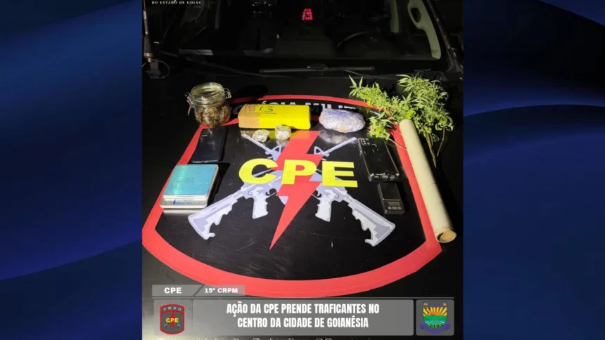 CPE Goianésia prende dois suspeitos de tráfico e apreende 820 gramas de supermaconha CPE Goianésia prende dois suspeitos de tráfico e apreende 820 gramas de supermaconha