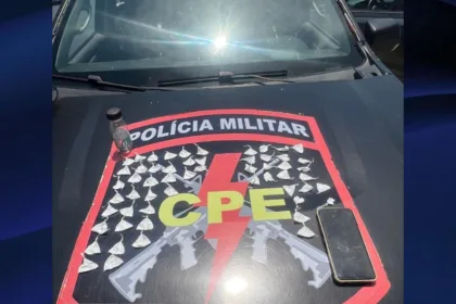 CPE Goianésia prende suspeito de tráfico com cerca de 50 porções de cocaína em Barro Alto