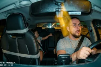 Criança abre porta de veículo em movimento durante viagem entre Goiânia e Anápolis