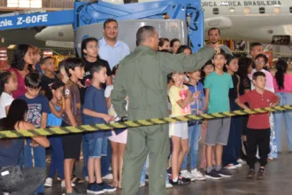 Crianças do SCFV de Goianésia visitam Base Aérea de Anápolis em atividade de conhecimento e inspiração